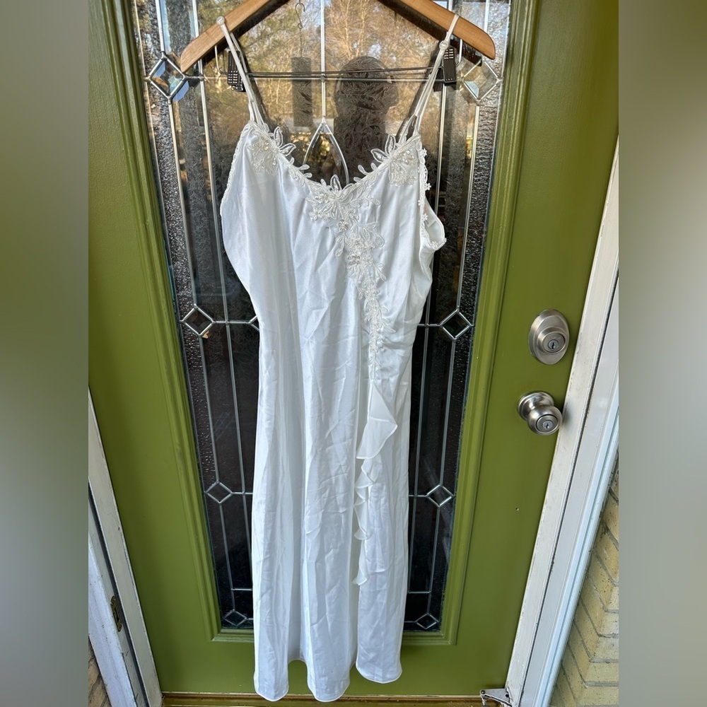 Women’s XL White Bridal Floral Pearl Embroidered Sexy Spaghetti Strap Slip Dress